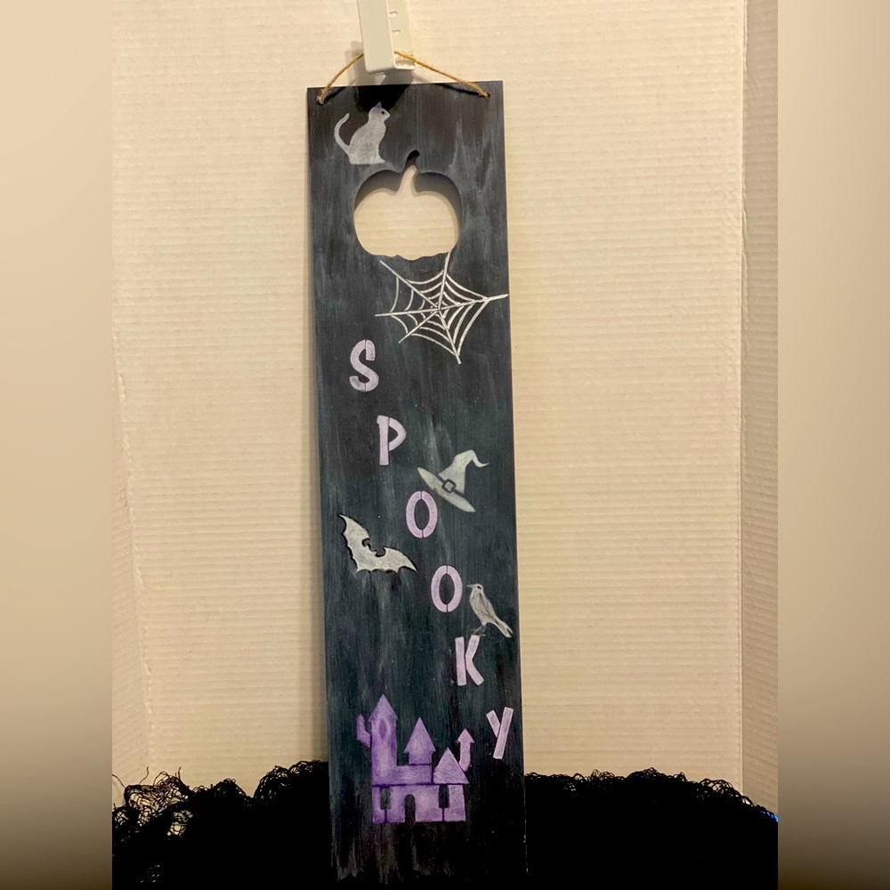 Spooky Halloween sign